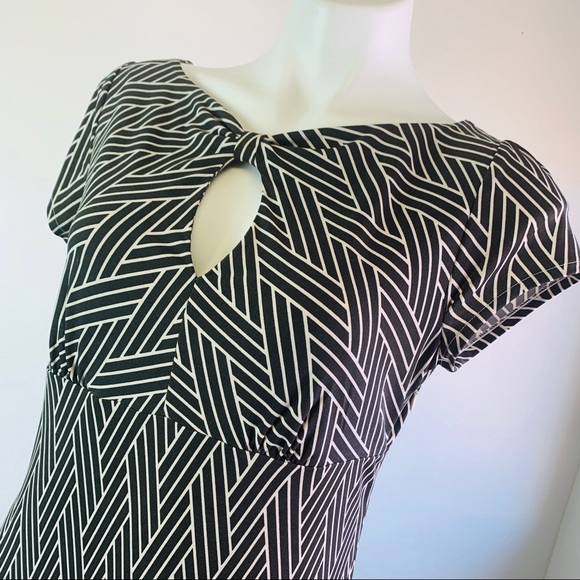 Ann Taylor Geometric Print Dress Size 8 - Picture 3 of 8